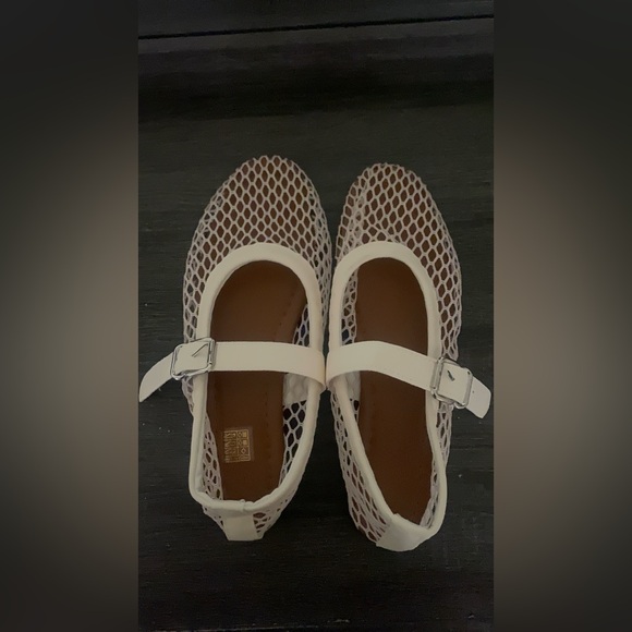 Shoes - Chic White Buck Mary Jane Womens Flats